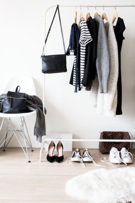 adaymag-8-storage-solutions-for-limited-closet-space-09 移動衣架收納